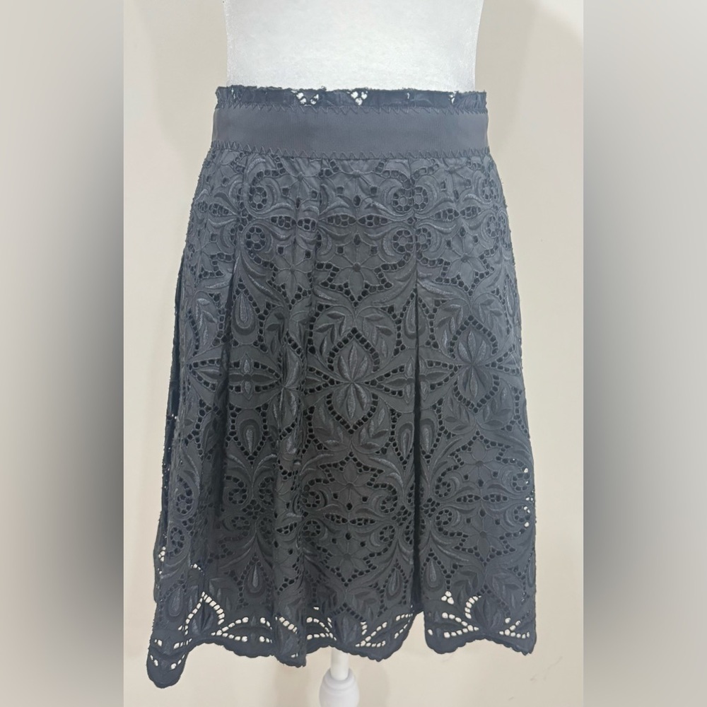Elie Tahari Black Raven Lace Skirt 100% Silk Women’s Size 0 NWOT